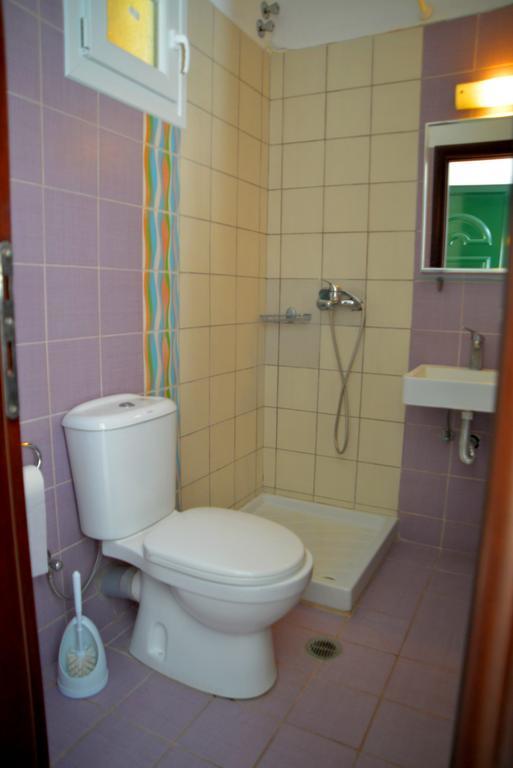 Krystallia Apartments Dassiá Eksteriør bilde