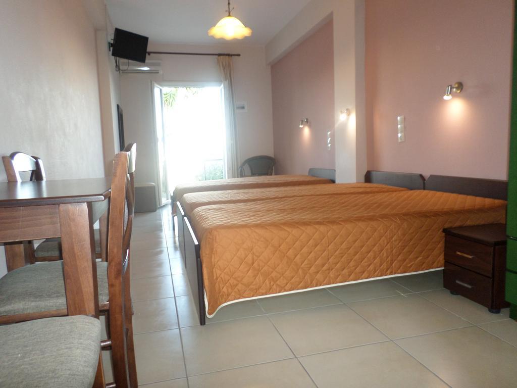 Krystallia Apartments Dassiá Eksteriør bilde